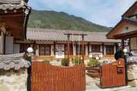 ภายนอกอาคาร Danyang Sobaeksan Hanok Pension