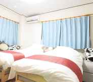 Kamar Tidur 7 Rolands House 301