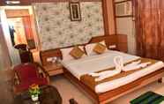 Bedroom 6 Hotel Mahabir Galaxy