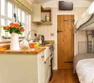 Bedroom 6 Craigduckie Shepherds Huts