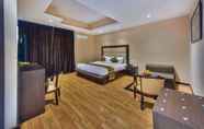 Bedroom 3 Hotel Golden Leaf Kashmir