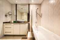 In-room Bathroom R&H Murjan 1