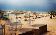 Restaurant 2 Stunning Beach Apart-sleeps 5! Pool & Sea Views!