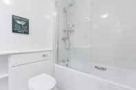 In-room Bathroom 388 Old Tolbooth Wynd Apartment 2