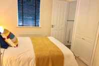 Kamar Tidur Modern 2 Bed Apartment in Southampton