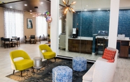 Sảnh chờ 4 Comfort Suites Greenville Airport