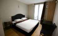 Bedroom 4 Lafayette Hotel