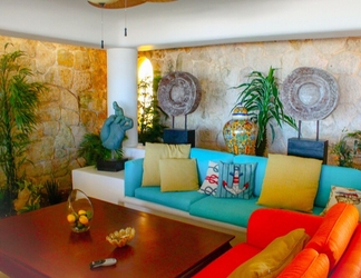 Lobby 2 Maax Cay Luxury Ocean Front Villa