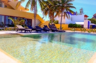 Swimming Pool Maax Cay Luxury Ocean Front Villa