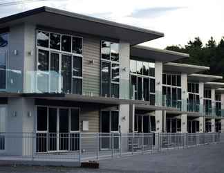 Exterior 2 Kaikoura Waterfront Apartments