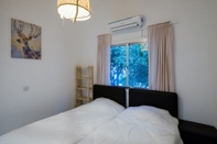 Bedroom Townhouse In Ideal Location