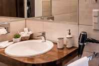 In-room Bathroom Hotel Allegro