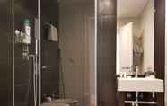 In-room Bathroom 4 Lisbon Finestay Bica