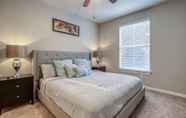 Bilik Tidur 4 Modern Uptown Dallas Stay by Amyfinehouse