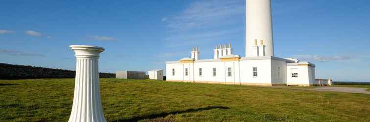 Exterior Covesea Lighthouse Cottages