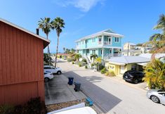 Bên ngoài 2 Bernadette's Beach House - NEW Listing! Home on Sunset Beach/large Rooftop Deck!