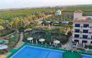 Nearby View and Attractions 5 Green Desert Hotel