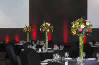 Functional Hall Radisson RED Hotel London Heathrow