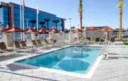 Swimming Pool 5 Hilton Garden Inn Chandler Downtown