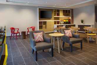 Lobby 4 Home2 Suites by Hilton Lewes Rehoboth Beach