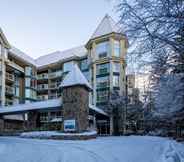 Exterior 2 Woodrun Lodge by Whistler Premier