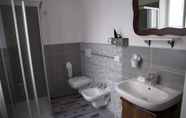 In-room Bathroom 7 Mamma Ciccia Holiday Home - Valeria