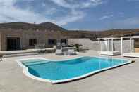 Swimming Pool Villa Beltramo