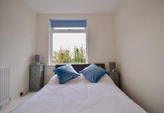 Others 3 Lovely Modern Flat with Parking Near Airbus, Uwe, MOD