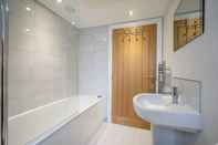 In-room Bathroom St Johns Mews