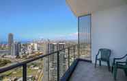 Kamar Tidur 2 Spacious 3 Bedroom Apartment on the 39th Floor With Pool