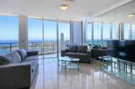 Ruang untuk Umum Spacious 3 Bedroom Apartment on the 39th Floor With Pool