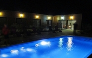 Swimming Pool 3 Les Abris du Chateau