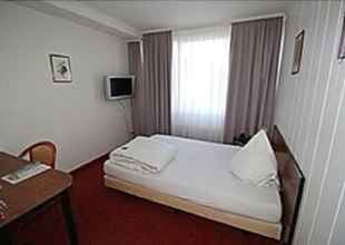 Bedroom 4 Hotel Alpha
