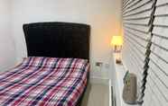 Kamar Tidur 5 Grand Stay Apartment