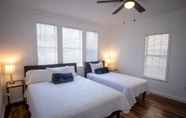 Kamar Tidur 3 Downtown View Cozy 2br/1ba Home Sleeps 8