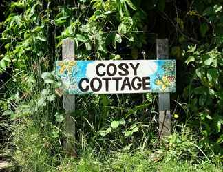 Bangunan 2 Cosy & Quirky Cottage nr Kynance Cove