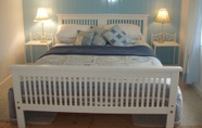 Bedroom 2 Wellspring Cottage nr Kynance Cove