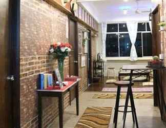 Sảnh chờ 2 EB2 Hostel