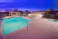 Swimming Pool Tempe Escape · Prime Location, Sparkling Pool, Bbq, Tennis Court