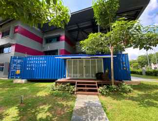 Luar Bangunan 2 Shipping Container Hotel @ One-North