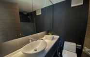 In-room Bathroom 4 Shipping Container Hotel @ One-North