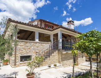 Exterior 2 Holiday house Matija with a pool