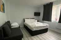 Bedroom Citymax Aldgate Studios