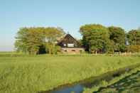 Exterior Rural Holiday Home in the Frisian Workum With a Lovely Sunny Terrace