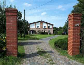 Bangunan 2 Pretty Apartment Near Heiligendamm With an Idyllic Garden