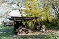 Ruang untuk Umum Cozy Holiday Home on a Horse Farm in the Luneburg Heath