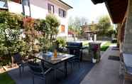 Ruang untuk Umum 5 Luxurious Villa in Lombardy with Garden & Hot Tub