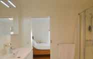 Toilet Kamar 3 Modern Holiday Home in Roggel With Sauna