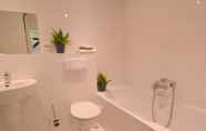 In-room Bathroom 5 Modern Holiday Home in Haaksbergen With Garden