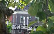 Bangunan 3 Lovely Holiday Home in Hindeloopen in a Great Setting, on the 11 City Tour Route